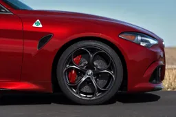 Alfa Romeo Summer Activities: un'estate a bordo di Giulia, Stelvio e 4C