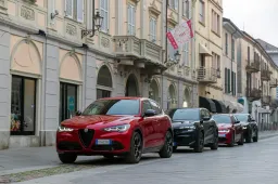 Prova Alfa Romeo Stelvio Intensa: l'ultima volta del SUV termico? Info e prezzi della serie speciale