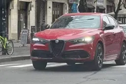 Alfa Romeo Stelvio 2023: le foto spia del restyling
