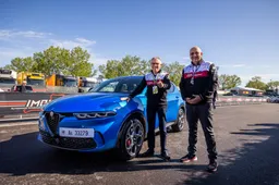 Carlos Tavares in visita a Imola ha provato la nuova Alfa Romeo Tonale