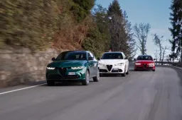 Alfa Romeo Tributo Italiano: primo porte aperte per conoscere Tonale, Giulia e Stelvio in livrea tricolore