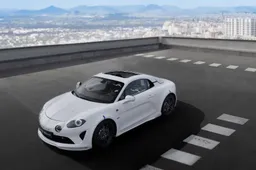 Alpine anticipa la futura A110 elettrica con una concept car, la E-Ternité