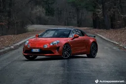 Alpine A110 S: prezzo, interni, motore, sound, prova su strada