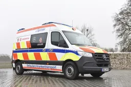 Arriva la prima ambulanza elettrica: è una Mercedes eSprinter