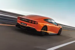 La Mercedes-AMG GT XX ha girato a Nardò a 300 km/h per otto giorni consecutivi