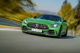 Mercedes AMG festeggia con il Performance Day: si corre all'Autodromo di Monza