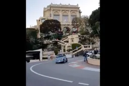 Incidente Citroen Ami Montecarlo: si ribalta in curva [VIDEO]