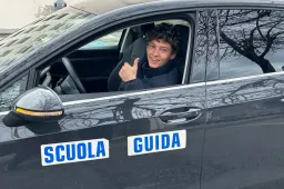 Il baby fenomeno italiano di Formula 1 ha preso la patente: l’annuncio sui social. Ora il debutto in Mercedes