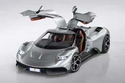 Ares Modena presenta le S1 Gullwing e Speedster, coupé e cabrio