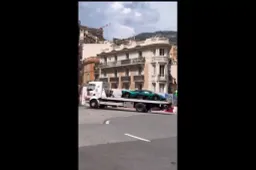 Alonso tradito dalla sua Aston Martin Valkyrie: via sul carro attrezzi