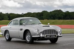 Aston Martin DB5 Goldfinger: l’auto di James Bond è tornata [VIDEO]