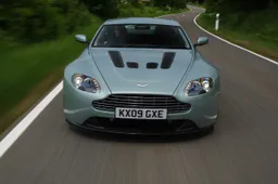 Aston Martin V12 Vantage: ultimo ruggito per la supercar inglese [VIDEO-SOUND]