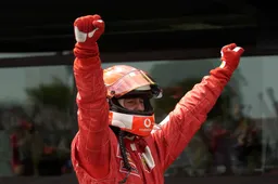 20 anni fa il Mondiale perfetto della Ferrari in F1: Schumacher dominò con la F2002