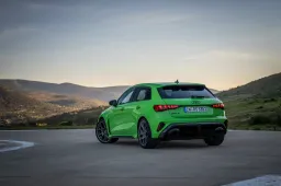 Audi RS3 2025: tutte le novità del facelift, ora derapa più facilmente