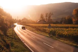 Cruise control: cos’è, come funziona e come attivarlo