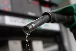 Continuano i rincari dei carburanti, cosa succederà con le accise
