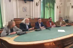 Il fascino delle auto centenarie arriva a Biella