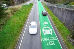 Autostrada elettrica: in Svezia è realtà, le auto si caricano in viaggio