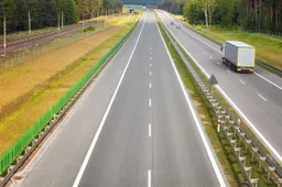 Limite a 150 km/h in autostrada: a che punto siamo davvero in Italia?