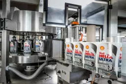 Shell Helix Ultra con PurePlus Technology: l’olio motore rivoluzionario