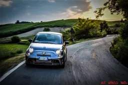 Abarth 695 Biposto | Prova della baby supercar