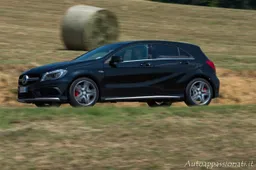 Foto - Mercedes-Benz A 45 AMG