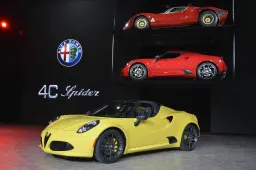 Alfa Romeo 4C Spider: svelata al NAIAS di Detroit