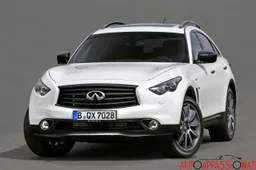 Infiniti QX70 Ultimate: il debutto al Salone di Francoforte 2015