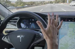 Gli italiani incuriositi dalla guida autonoma