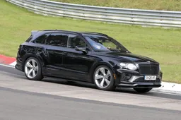 Bentley Bentayga 2022: al Nurburgring gira già una nuova versione