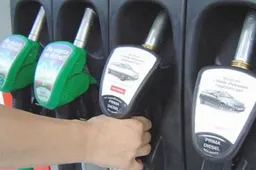 Prezzo benzina: rincari fuori controllo per l’esodo estivo