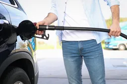Quanto spende al mese una famiglia italiana per il carburante? Lo studio di Parclick