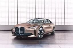 BMW Concept i4: una nuova rivale per Tesla, dal 2021