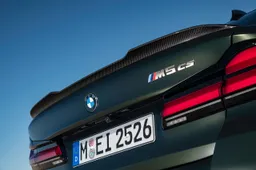 In Russia distrugge una BMW M5: il motivo? Fare colpo sui social [VIDEO]