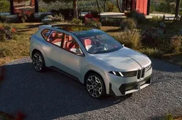 BMW Vision Neue Klasse X: prime foto del concept senza veli