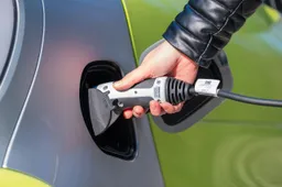 Auto elettriche a Parma. Accesso ZTL, strisce blu e altre agevolazioni