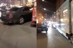 La Rolls Royce blocca il tram a Milano: non era Briatore, ma un suo "sosia"