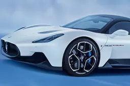 Maserati MC20: Bridgestone sviluppa gli pneumatici su misura