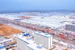 BYD ha una megafabbrica grande come la città di Torino [VIDEO]