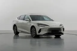 BYD Seal 07 Dm-i: arriva l'ibrida da 2.000 km di autonomia CLTC