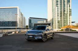 Prova in anteprima BYD Seal U DM-i: il SUV plug-in sfida i colossi europei