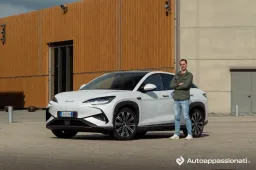 Prova BYD Sealion 7: come va il SUV elettrico del brand che sta conquistando l'Europa. Info e prezzi