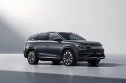 BYD Tang: torna il SUV cinese elettrico, ora ha più autonomia