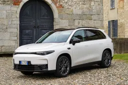 Leapmotor C10 REEV: debutta il primo Range Extender di Stellantis