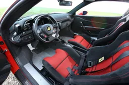 Ferrari 458 Speciale veste Alcantara