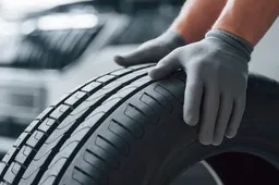 Cambio gomme 2023: dal 16 maggio scattano le sanzioni