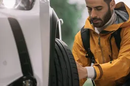 Guidare con pneumatici invernali d'estate: ecco cosa si rischia