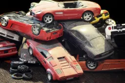 Il mondo dell’auto sta crollando e sembra che a nessuno interessi