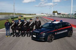 I Carabinieri a lezione da Paolo Andreucci per imparare i segreti della Peugeot 308 GTi