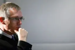 Stellantis, Tavares: “Niente guerra dei prezzi con Tesla”